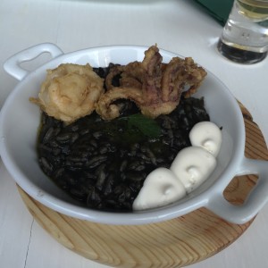 black_rice_with_squids