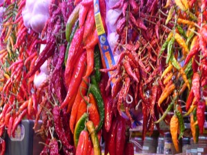 pimienos colgando Boqueria