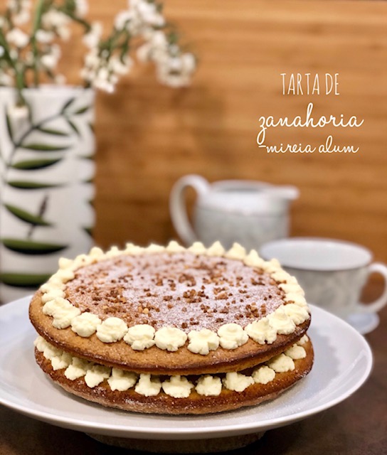 tarta de zanahoria rellena de crema de queso