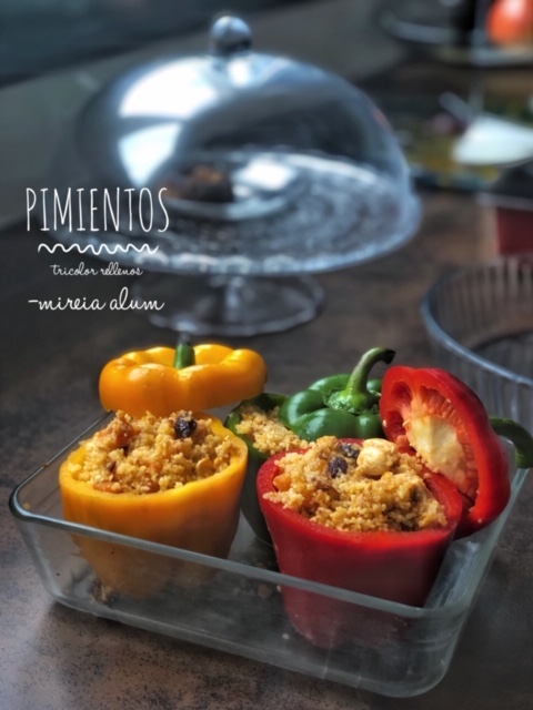 pimientos tricolor rellenos de cuscús pollo y calabaza