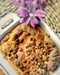 healthy vegan brownie with chickpeas, chocolate and peanuts