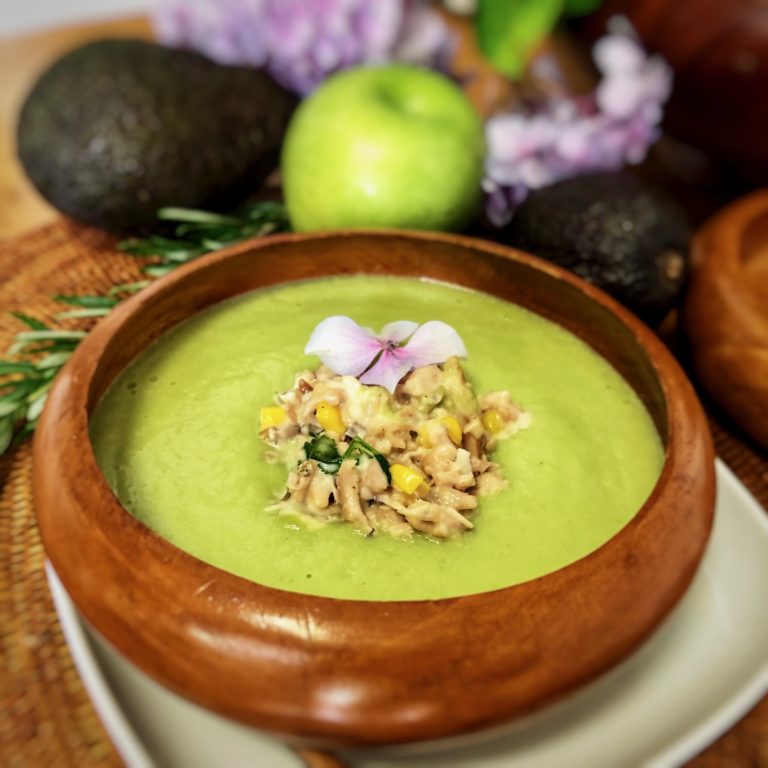Cold avocado and apple cream with chicken salad