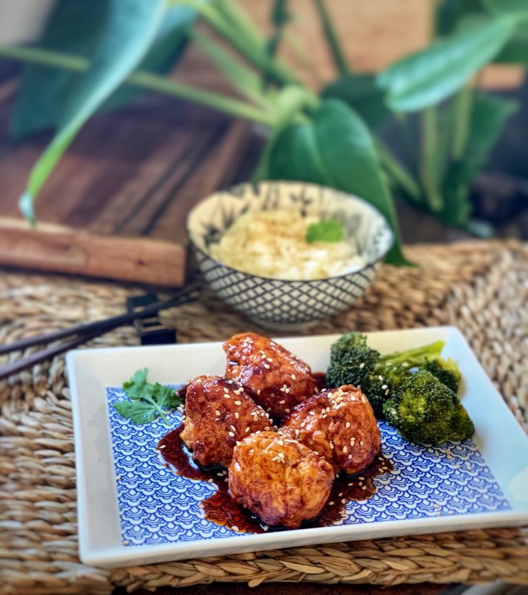 Albóndigas de pollo con salsa japonesa
