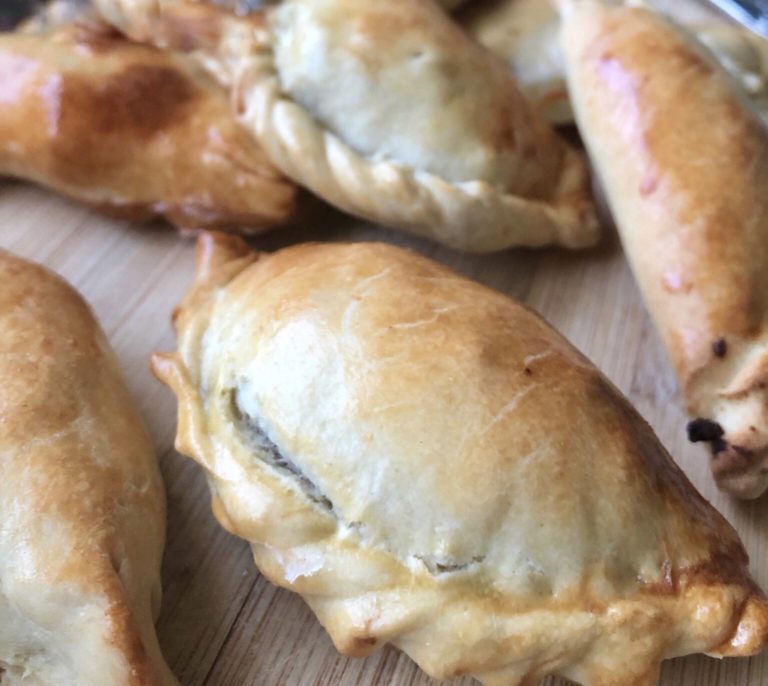 Empanadillas argentinas caseras de carne