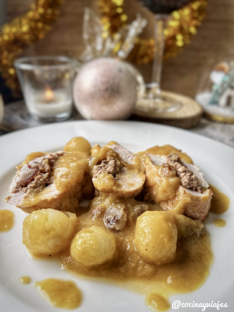 Turkey roti stuffed with foie and dates