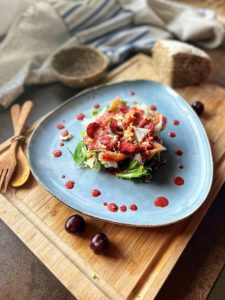 Salad of smoked meats and picot vinaigrette
