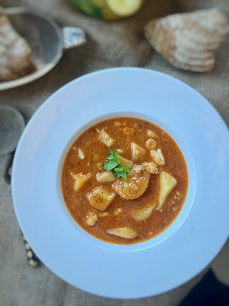 Guiso casero de sepia con patatas y picada