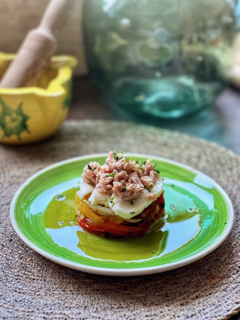 COCINAYVIAJES-milhojasdeverdurascaramelizadasatunymozzarella
